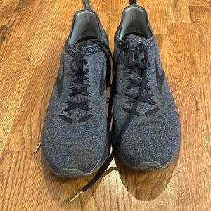 Brookes Levitate 2 Size 12